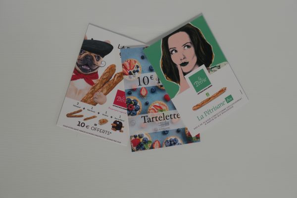petits panneaux publicitaires